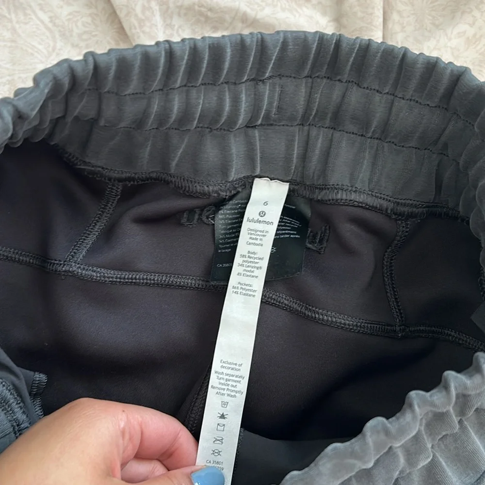 Like new lululemon LAB pants - Picture 5 of 5